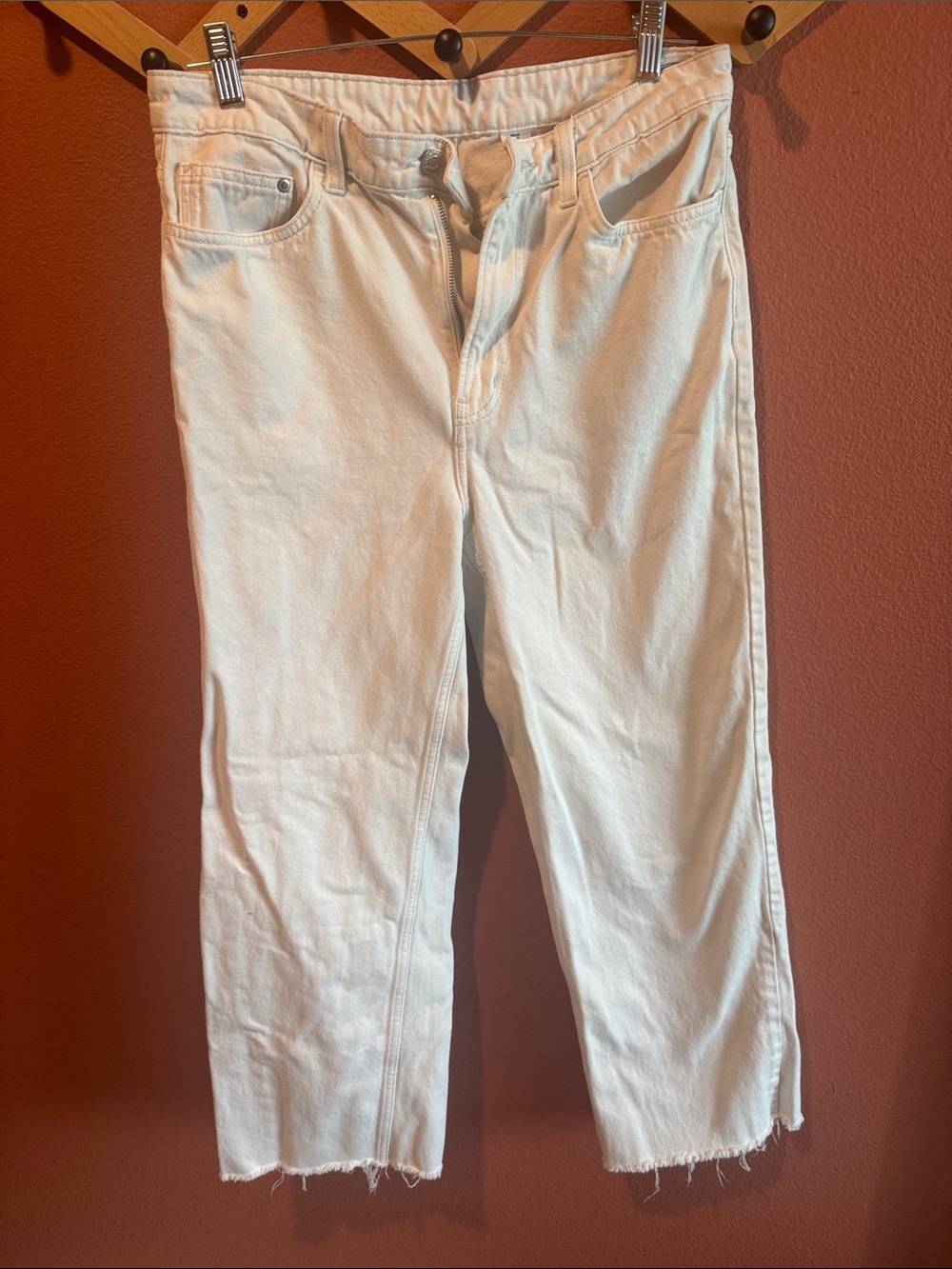 Woman’s White Straight-Leg Jeans